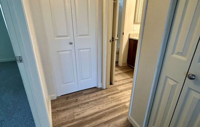 1 bed, 1 bath, 700 sqft, $1,555, Unit 36