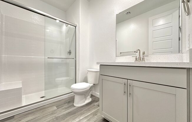 5 beds, 3 baths, $2,795
