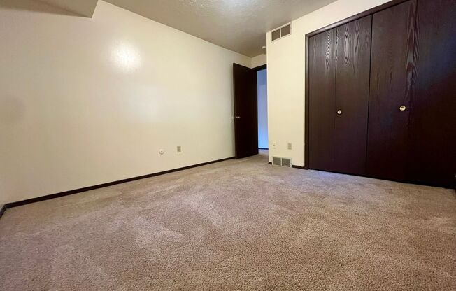 1 bed, 1 bath, $825, Unit 16