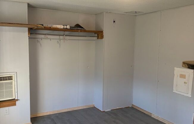 1 bed, 1 bath, $500