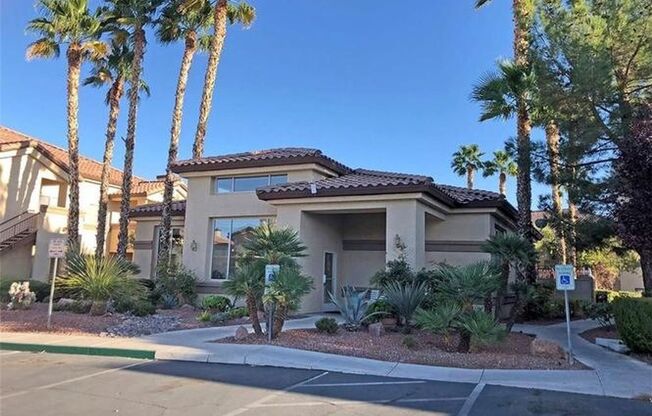 3 bedroom/ 2 bath condo A Must See