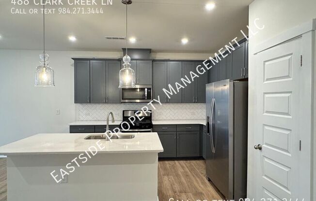 488 CLARK CRK LN
