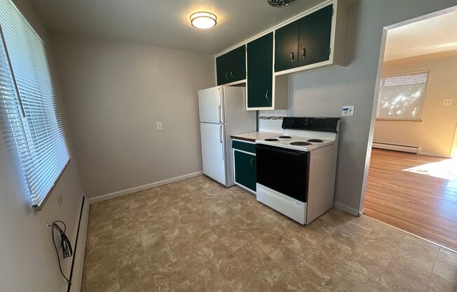 2 beds, 1 bath, 700 sqft, $1,345, Unit 2516