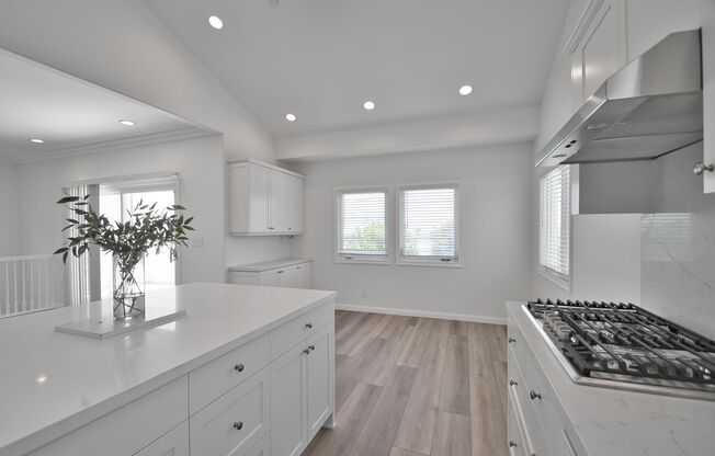 Beautiful Ocean View Townhome with Remodeled Kitchen in South Redondo Beach