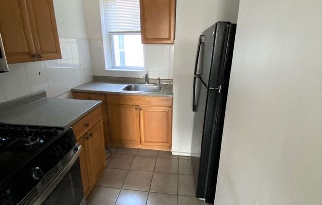 3 beds, 1 bath, 1,500 sqft, $1,800, Unit #2