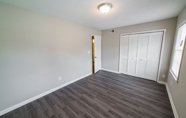 2 beds, 1 bath, 1,200 sqft, $1,057, Unit Unit 09