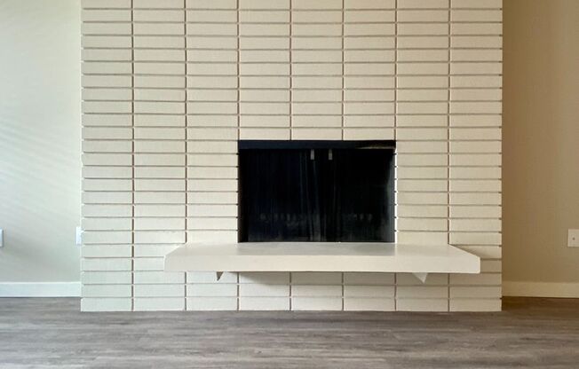 900 Nob Hill Ave North