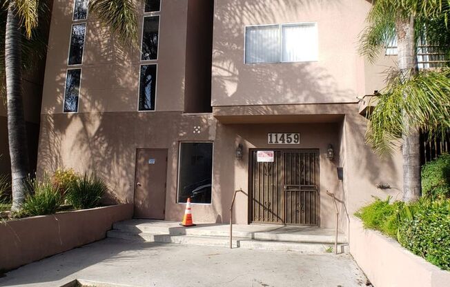 1 bed, 1 bath, 700 sqft, $1,995, Unit 102