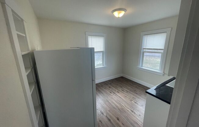 Studio, 1 bath, 336 sqft, $650, Unit 5070 Weyerhaeuser Rd - #15