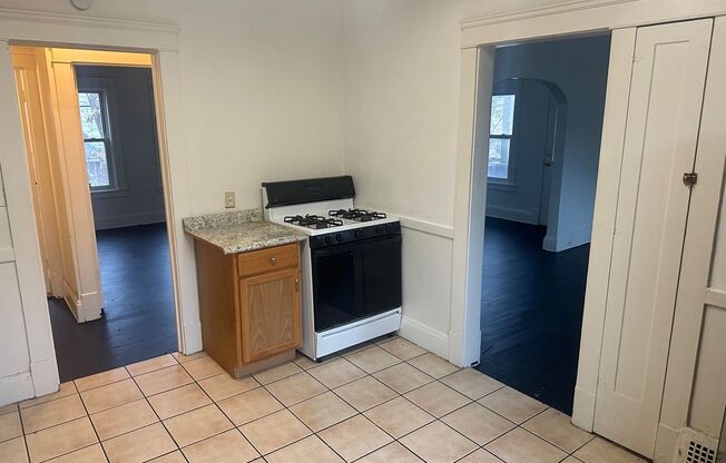 1 bed, 1 bath, $795, Unit Unit 4