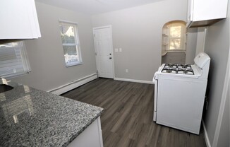 2 beds, 1 bath, 700 sqft, $2,500, Unit 1