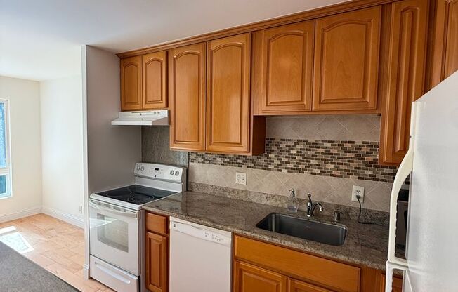 800 N Delaware Street - Woodlake Condos