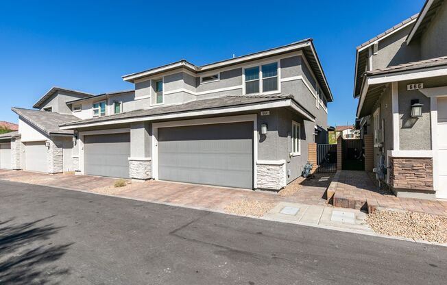 3 beds, 2.5 baths, $1,895