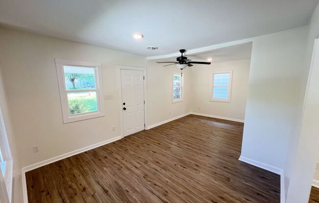 Charming Renovated Bungalow in Waldo – Modern Upgrades & Prime Location!