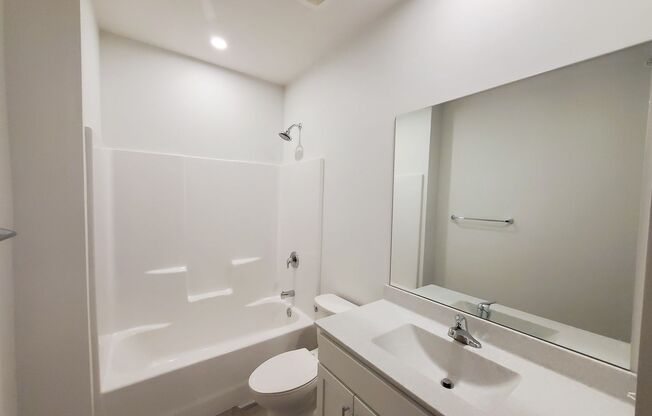 1 bed, 1 bath, 556 sqft, $930, Unit A205