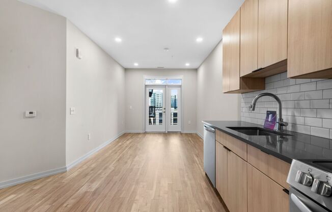 1 bed, 1 bath, 614 sqft, $2,160, Unit 322