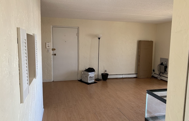 2 beds, 1 bath, 850 sqft, $2,300, Unit 5