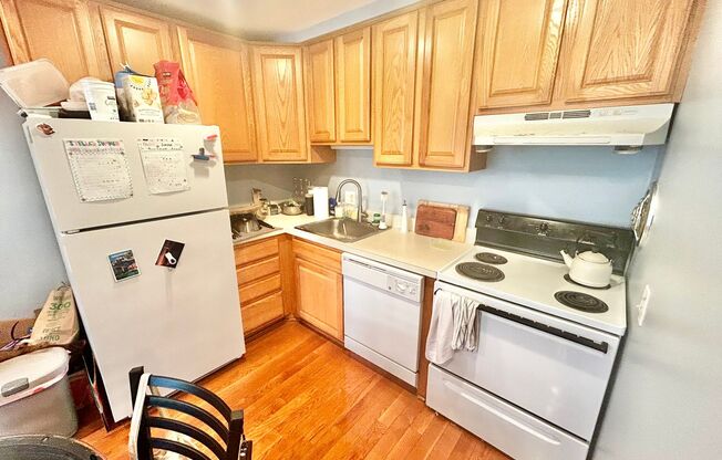 2 beds, 1 bath, 768 sqft, $2,425, Unit 325