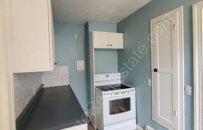 1 bed, 1 bath, 800 sqft, $650