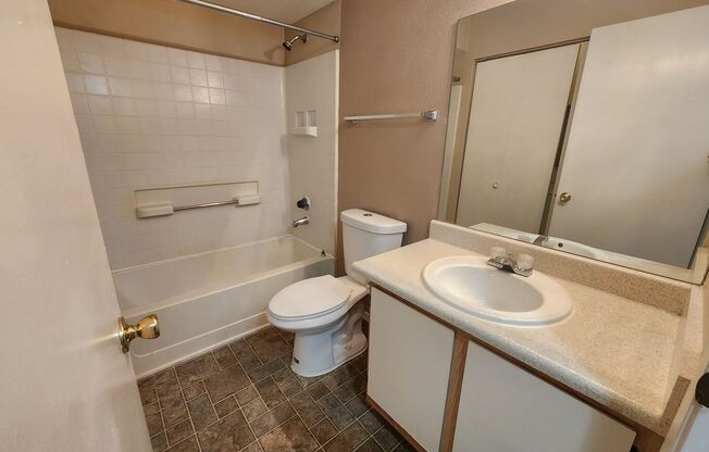 2 beds, 2 baths, $1,350, Unit # 1078