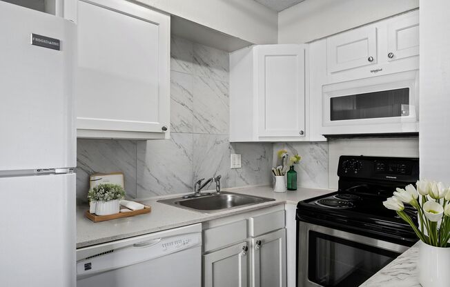 1 bed, 1 bath, 585 sqft, $1,095