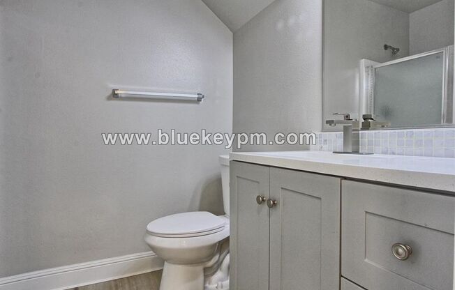 ADU   1 Bed, 1 Bath Unit in Well Established Neighborhood Near Silver Star Elementary