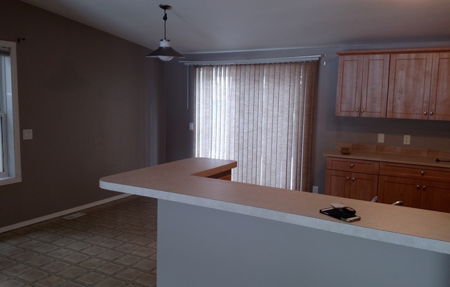 2 beds, 2 baths, $1,700