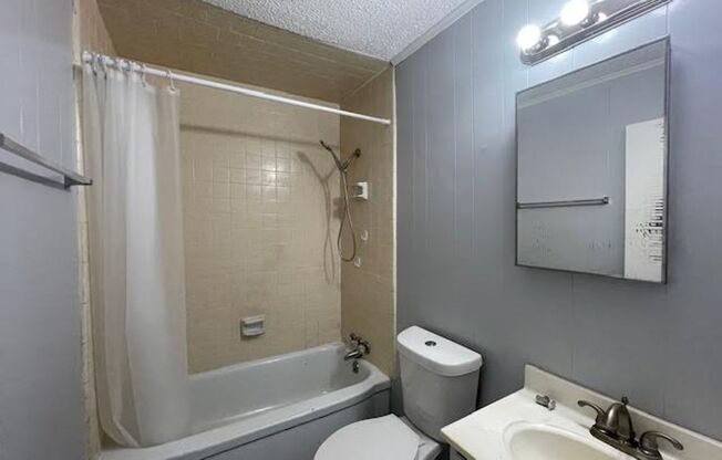 2 beds, 1 bath, $1,200