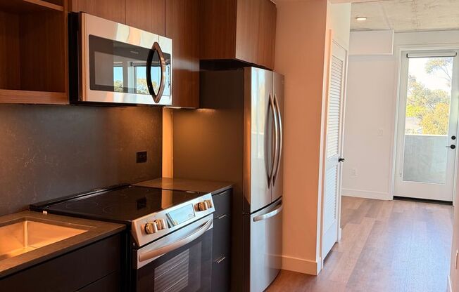 1 bed, 1 bath, 582 sqft, $3,469, Unit 802