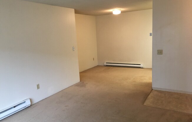 Stylish and Convenient 2 Bed, 1 Bath Apartment in Downtown Port Angeles