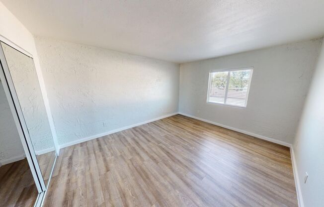 2 beds, 1 bath, 900 sqft, $1,390, Unit 25