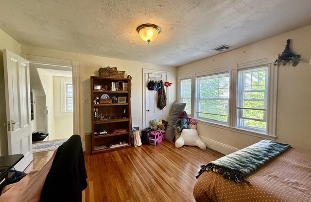 16 HINCKLEY