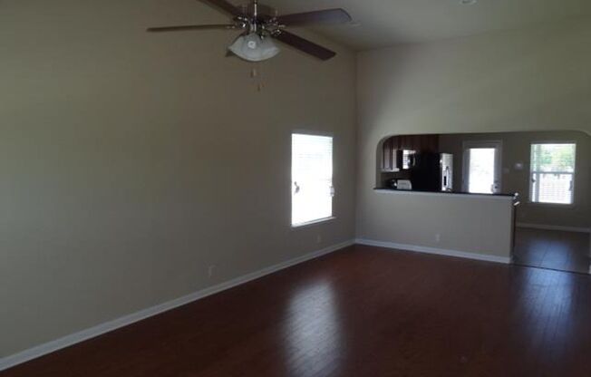 BEAUTIFUL NEWER HOME IN TURTLE CREEK