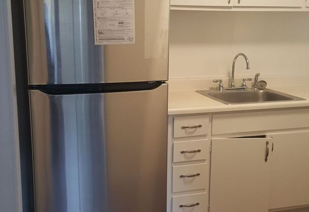 1 bed, 1 bath, $2,500, Unit 5