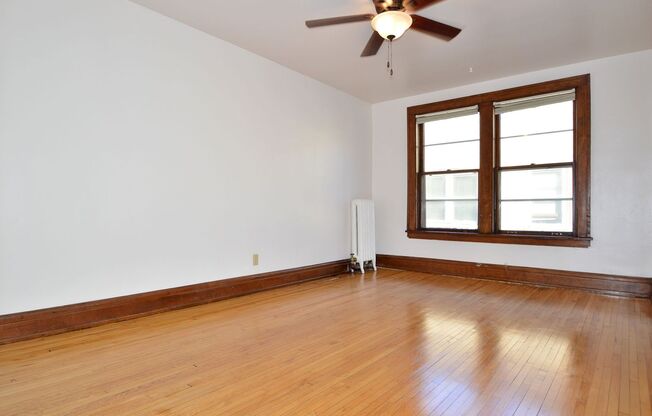 1 bed, 1 bath, 410 sqft, $880, Unit 22 - 27