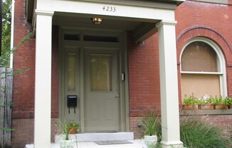 4233 RUSSELL BLVD