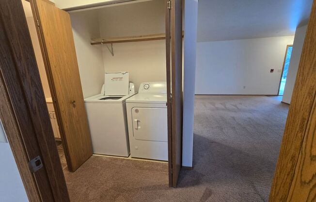 2 beds, 1 bath, 850 sqft, $1,259, Unit PL   7612