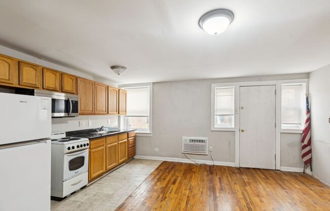 Studio, 1 bath, 280 sqft, $1,050, Unit A3