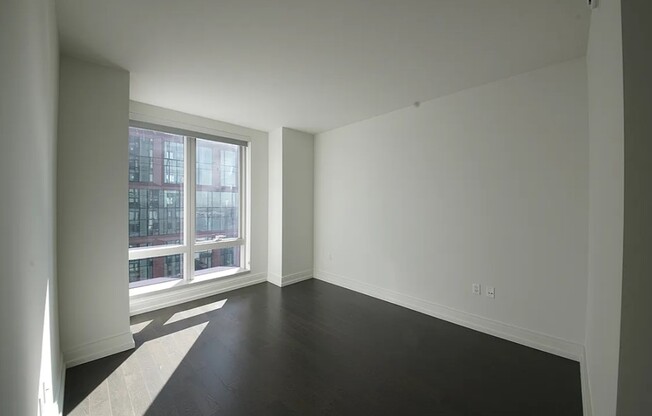 551 10 AVE