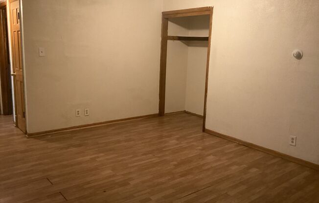 2 beds, 1 bath, $850