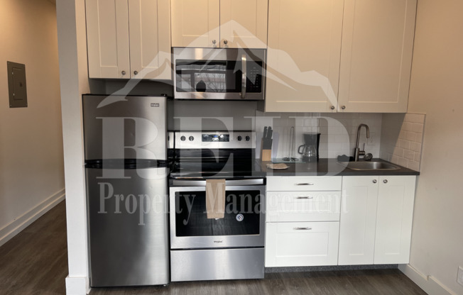 FURNISHED 1BED 1BATH APARTMENT - DOWNTOWN BREMERTON