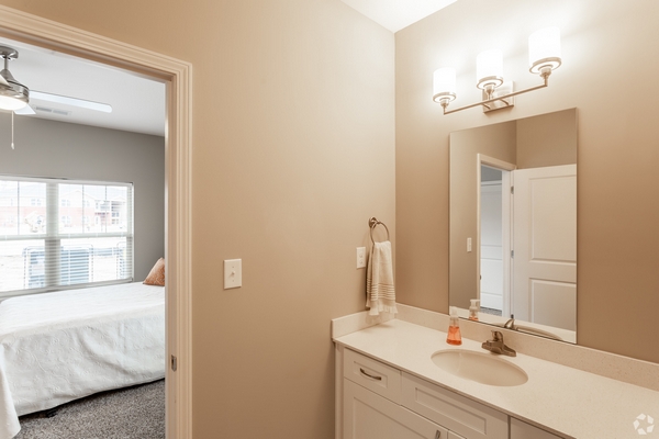 2BR, 2BA - 1,035 SF