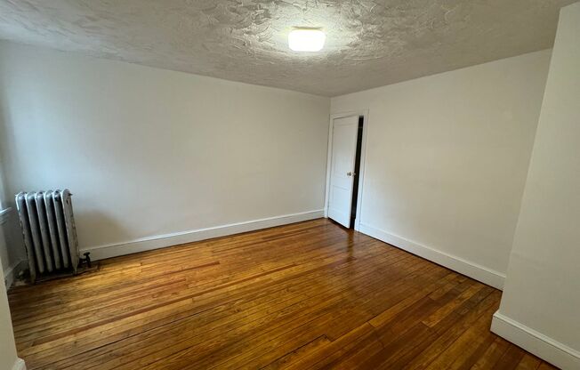 3 beds, 1 bath, $1,175