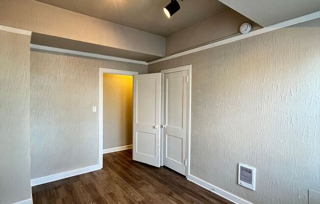 2 beds, 1 bath, $1,645, Unit 001