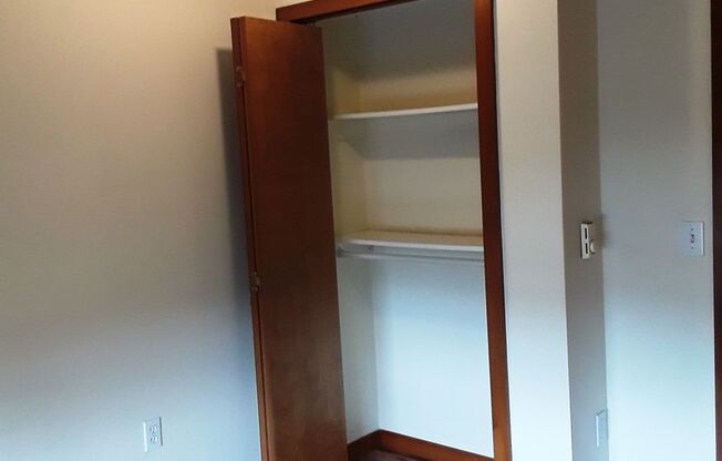 Beautiful Corner Condo In Central Location