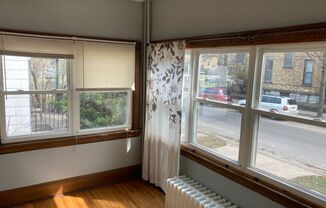 2 beds, 1 bath, $1,630