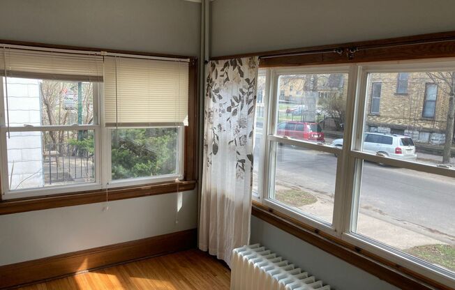 Gorgeous 2 bedroom in Uptown close to breweries, restaurants and more!