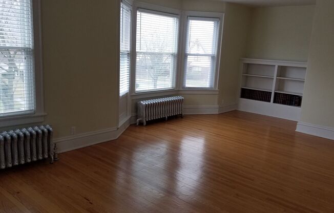 3272-74 N. Hackett Ave.