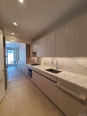 Studio, 1 bath, 500 sqft, $3,200, Unit 5B