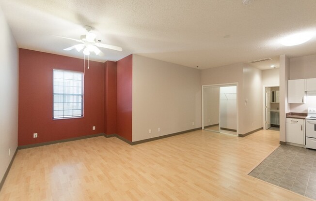 Studio, 1 bath, 565 sqft, $1,255, Unit 109